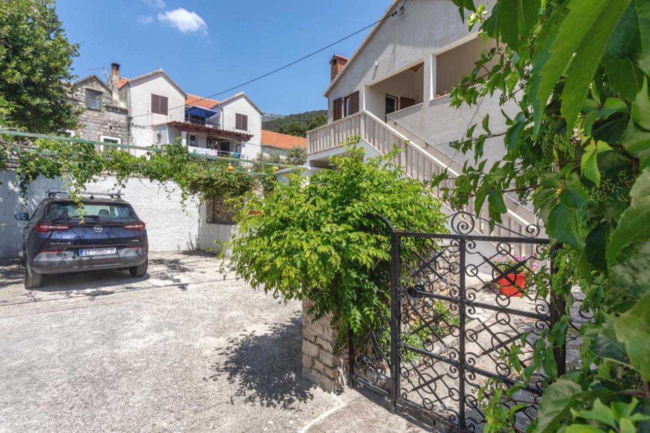 Center Apartment Golden Ray Бол Екстериор снимка