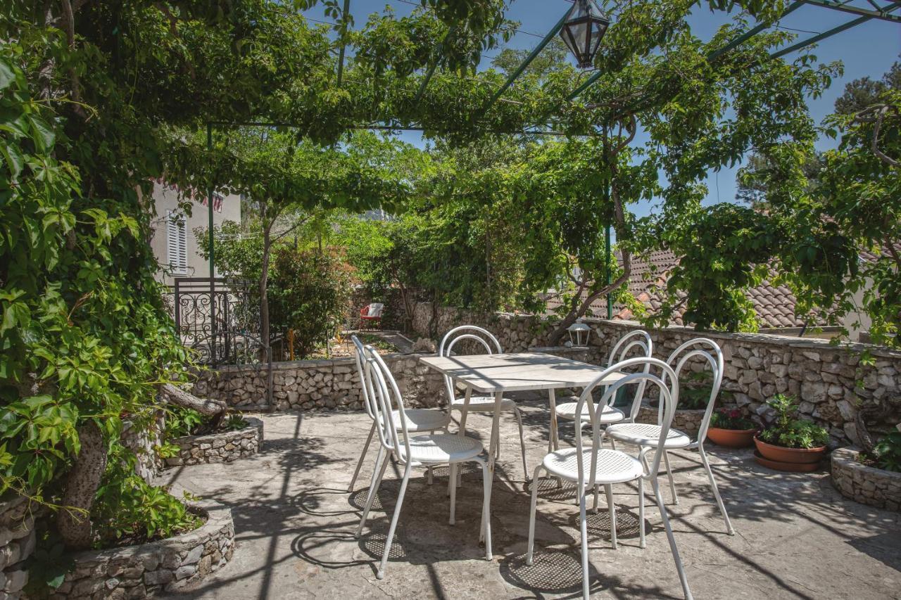 Center Apartment Golden Ray Бол Екстериор снимка