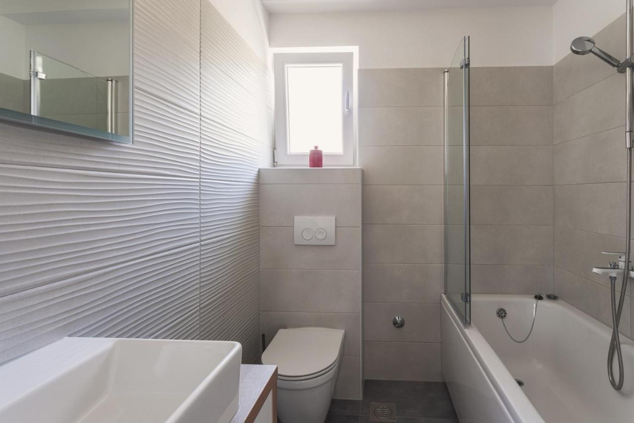 Center Apartment Golden Ray Бол Екстериор снимка