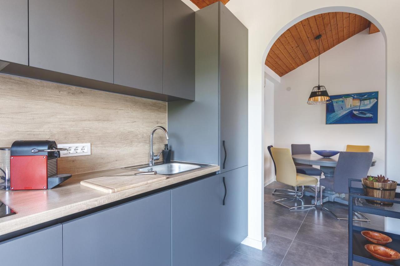 Center Apartment Golden Ray Бол Екстериор снимка